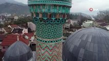 Bu cami minaresiyle dikkat çekiyor!
