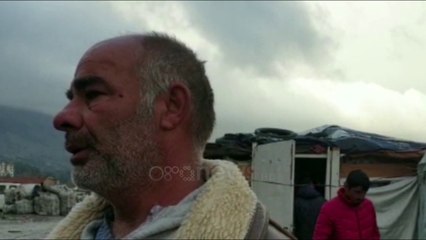 Ora News - Shkodër, dëshmitari tregon si ra zjarri në barake, 13 vjeçarja po flinte gjumë