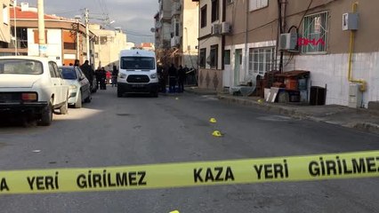 İzmir işe giderken sokak ortasında bıçaklanarak öldürüldü