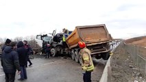 Şile'de hafriyat kamyonu ile tanker çarpıştı: 2 yaralı
