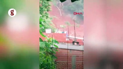 Brezilya'da kayan toprak evleri böyle yuttu