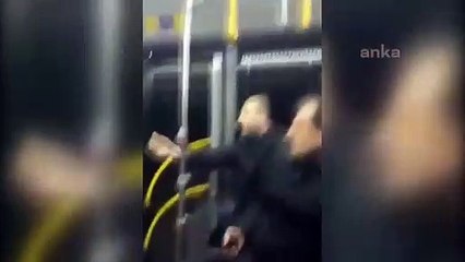 Gençlere 'Öpüşemezsiniz, burası Türkiye' diyen şahısa vatandaştan tepki: Sana ne!