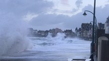 Tempête Ciara. Forte houle à Saint-Malo