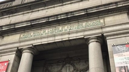 Bruxelles - Le Halle Bordiau du Musée Royal de l'Armée fermée (vidéo Germani)