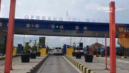 Tugu di Gerbang Tol Madiun Menyerupai Logo PKI