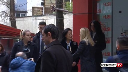 Report TV - Ambasadorja amerikane mbi një orën takim me Kryemadhin në selinë e LSI