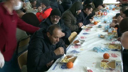 Evsizler bu yıl da belediyenin spor salonunda kalıyor