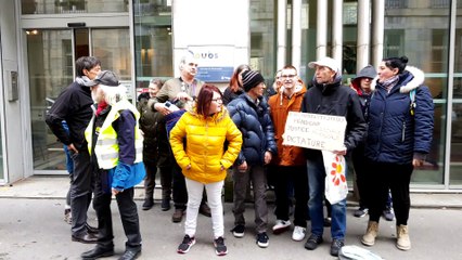 Manifestation d'une vingtaine d'handicapés devant la MDPH à Besançon
