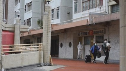 Evacúan a más de cien hongkoneses de un edificio por dos casos de coronavirus