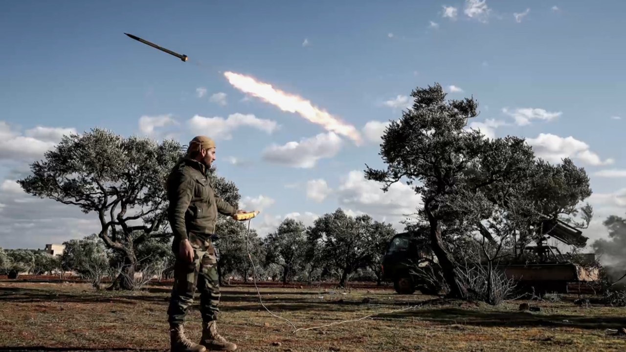 الجبهة الوطنية للتحرير تعلن إسقاط مروحية للنظام السوري بريف إدلب
