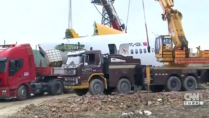 Sabiha Gökçen'de kaza yapan uçağın enkazı böyle kaldırıldı