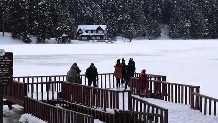 Gölcük beyaz örtüsüyle büyülüyor