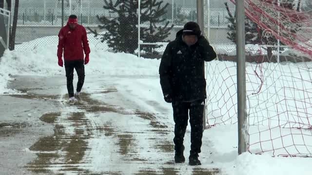 Sivasspor Teknik Direktörü Rıza Çalımbay'dan VAR tepkisi