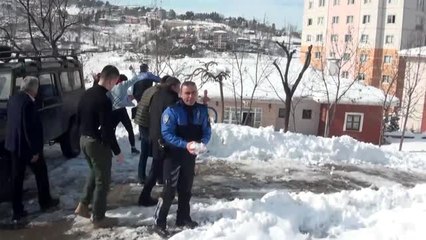 İl Emniyet Müdürü Alper, sevgi evlerindeki çocuklarla kartopu oynadı