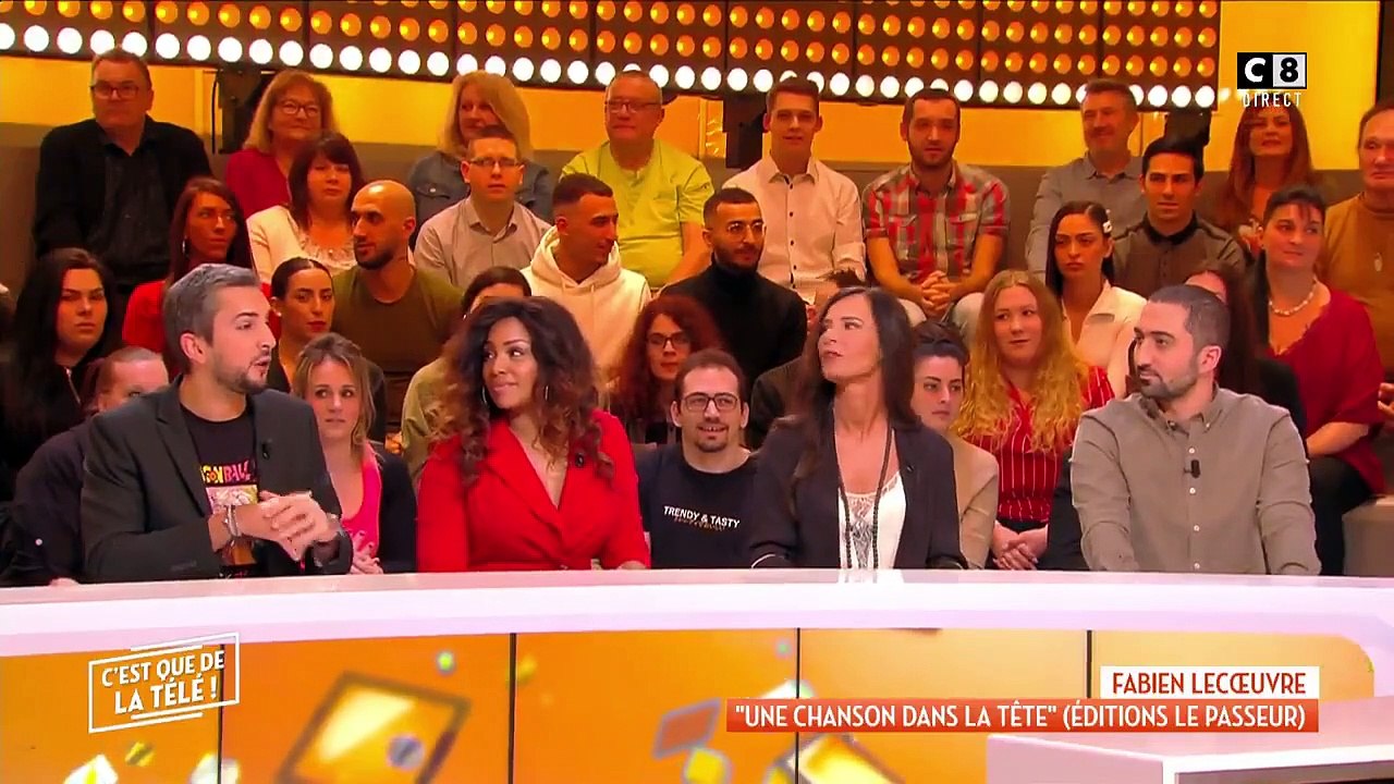 L'émission de Valérie Bénaïm "C'est que de la télé" perturbée en direct sur C8 ce soir à cause de l'alarme incendie qui s'est déclenchée !