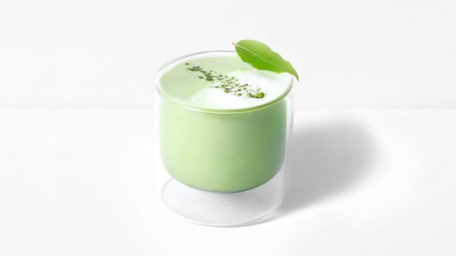 Nutritionists Weigh in on How Drinking Green Tea Could Help with Weight Loss