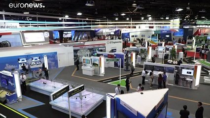 شاهد: انتشار فيروس كورونا يلقي بظلاله على أكبر معرض للطيران في آسيا