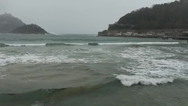 Euskadi repite alerta naranja por fuerte oleaje este miércoles