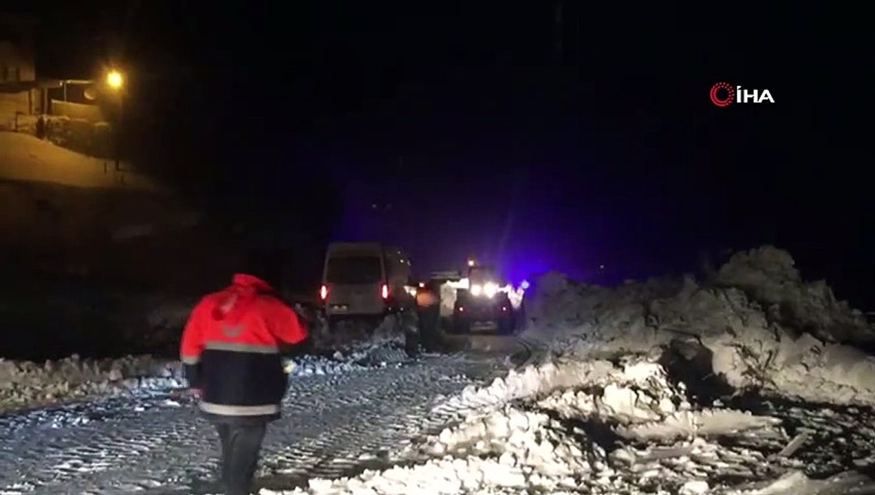 Trabzon-Gümüşhane karayolu Zigana Dağı mevkiinde çığ