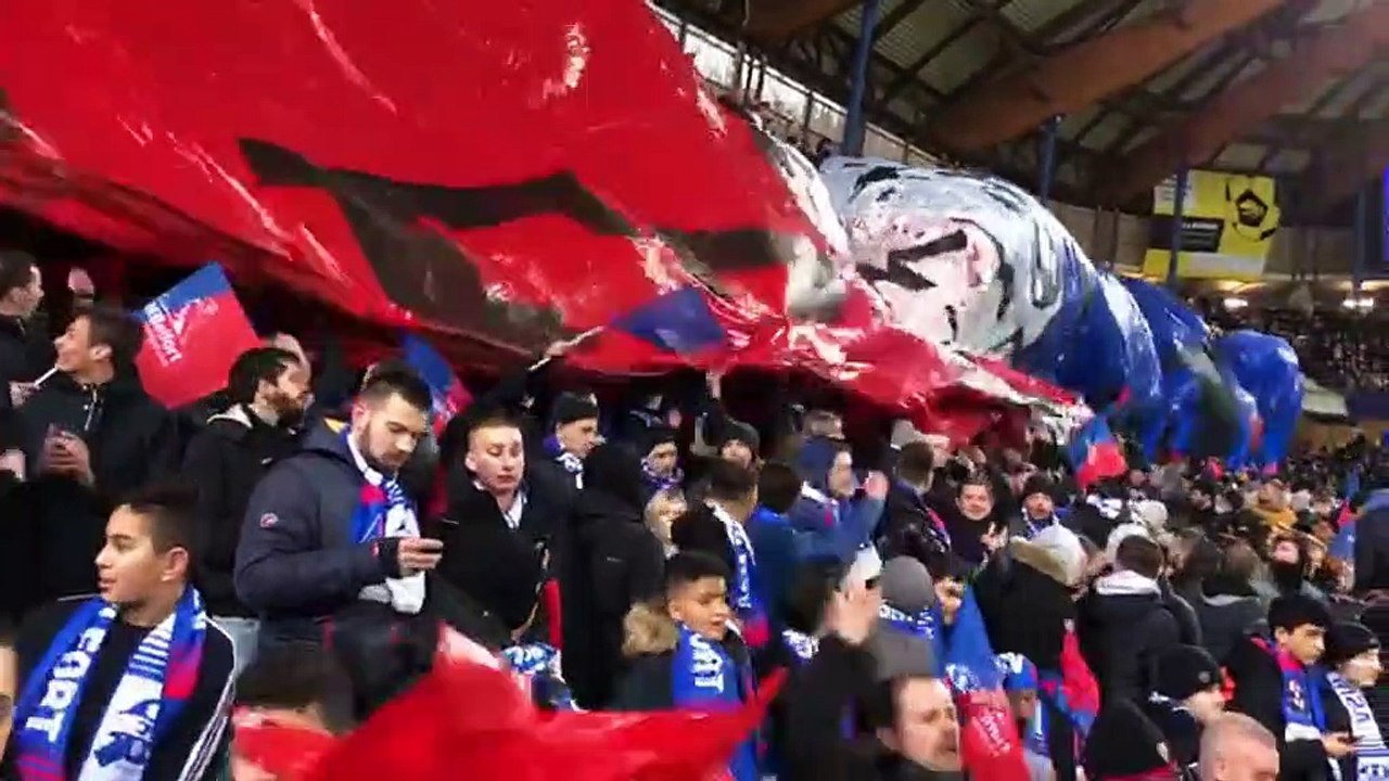 Belfort – Rennes en quart de finale de la Coupe de France au stade Bonal : le tifo déployé lors de l'entrée des joueurs