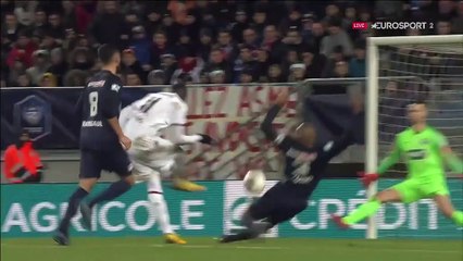 Un duel perdu, un penalty marqué (avec de la réussite) et Niang a fini par faire le break