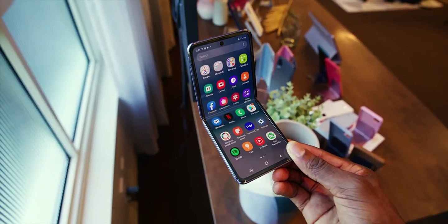 Samsung Galaxy Z Flip Impressions- Mixed Feelings!