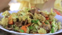 Cambodian food - Fried cauliflower with beef - ឆាផ្កាខាត់ណាជាមួយសាច់គោ - ម្ហូបខ្មែរ
