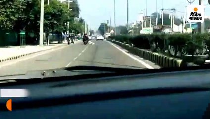 बाइक सवारों ने होमगार्ड को सड़क पर घसीटा