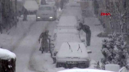 Yozgat'ta 28 köy yolu kardan kapandı