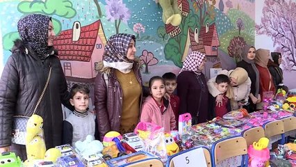 İlkokul öğrencileri oyuncaklarını satıp depremden etkilenen çocuklara kitap alacak