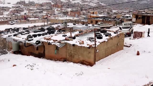 Lübnan'daki Suriyeli mültecilerin zorlu yaşam mücadelesi sürüyor