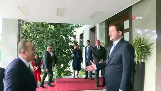- Bakan Çavuşoğlu, Arnavutluk Dışişleri Bakanı ile görüştü