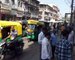 इंदौर: निगम ने फुटपाथ पर हुआ अतिक्रमण हटाया, वसूला स्पॉट फाइन