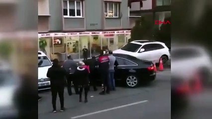 İstanbul'da park yeri tartışmasında korku dolu anlar