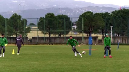 Bursaspor, Adana Demirspor'u da yenip zirve iddiasını sürdürmek istiyor