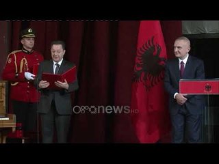 Ora News - Thirrja e qytetarëve në "100 vjet kryeqytet": Rama ik!