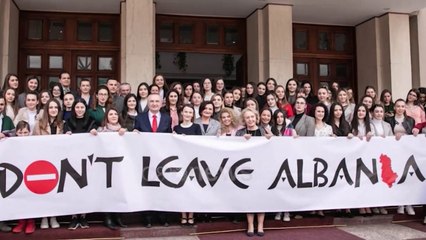 Скачать видео: Këshilla e Presidentit për të rinjtë: Mos kërkoni degë të lehta, do keni një të ardhme të vështirë