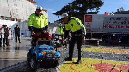 Mobil Trafik Eğitim Tırı çocuklar için Tekirdağ'a geldi