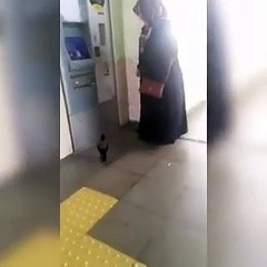 Marmaray'da vatandaşın parasını çalan karganın sabıkası çıktı