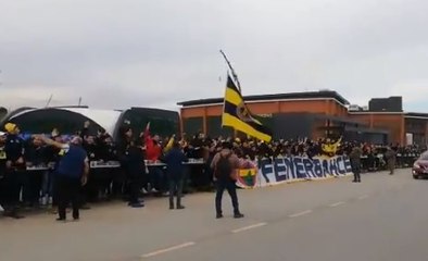 Fenerbahçeliler TFF binasını önünde