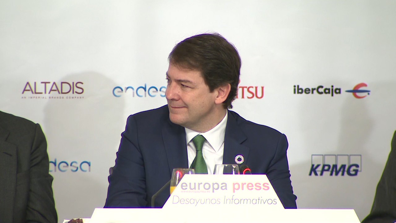 Mañueco dice que Casado tiene que formar en el PP un proyecto y equipo moderado