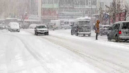 Yoğun kar yağışı etkili oluyor