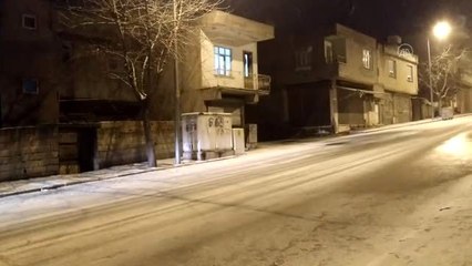 Kahta'ya 5 yılın ardından ilk kez kar yağdı