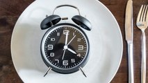 What To Eat To Stave Off Hunger When You're Doing Intermittent Fasting