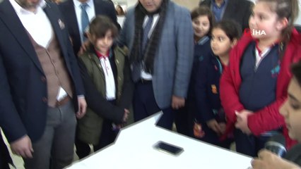 Arkadaşının dedesi hastalığından kaybolunca genç öğrenci Alzheimer takip sistemi üretti