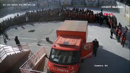 Bunu nasıl yaptın müdür! Kameralar anbean kaydetti