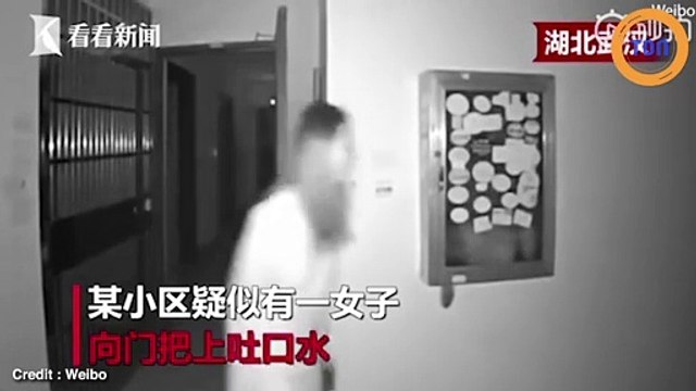 Coronavirus : elle crache volontairement sur les poignées de porte d’un immeuble en quarantaine