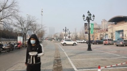 China vive un destello de esperanza por el descenso de los nuevos casos