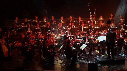 Damien SARGUE endosse le costume de James Bond