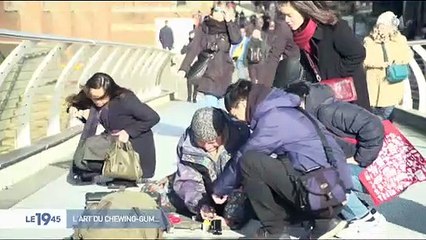 A Londres, un artiste transforme le chewing-gum laissé par terre par les passants en oeuvre d'art